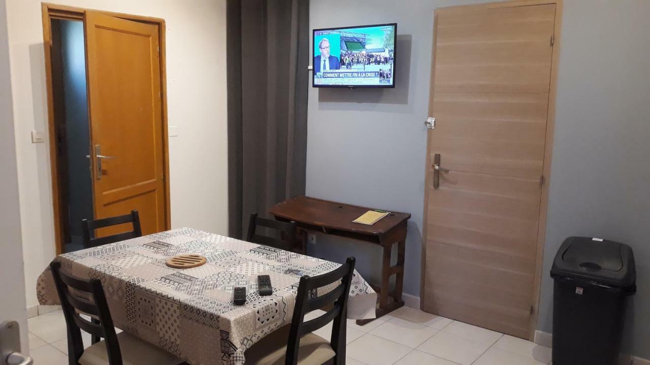 L'Arriere Boutique Apartment Maroilles Екстериор снимка
